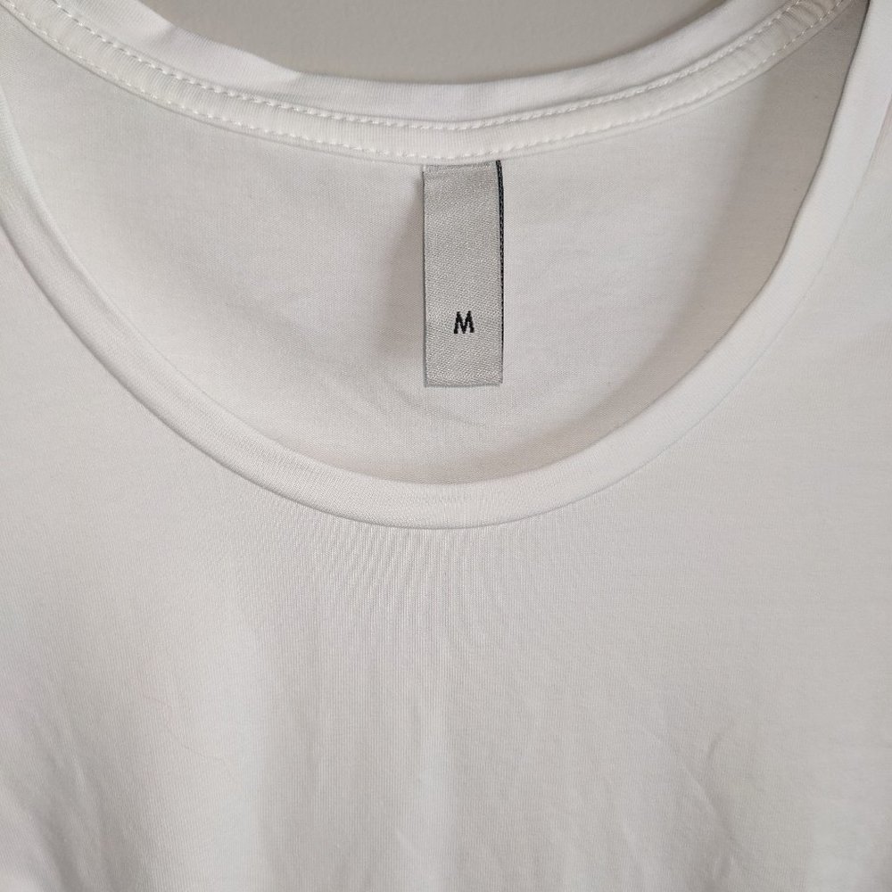 White Gajigaji Short Sleeve Knot Front Crop Top in a Misses size Medium - Picture 6 of 13